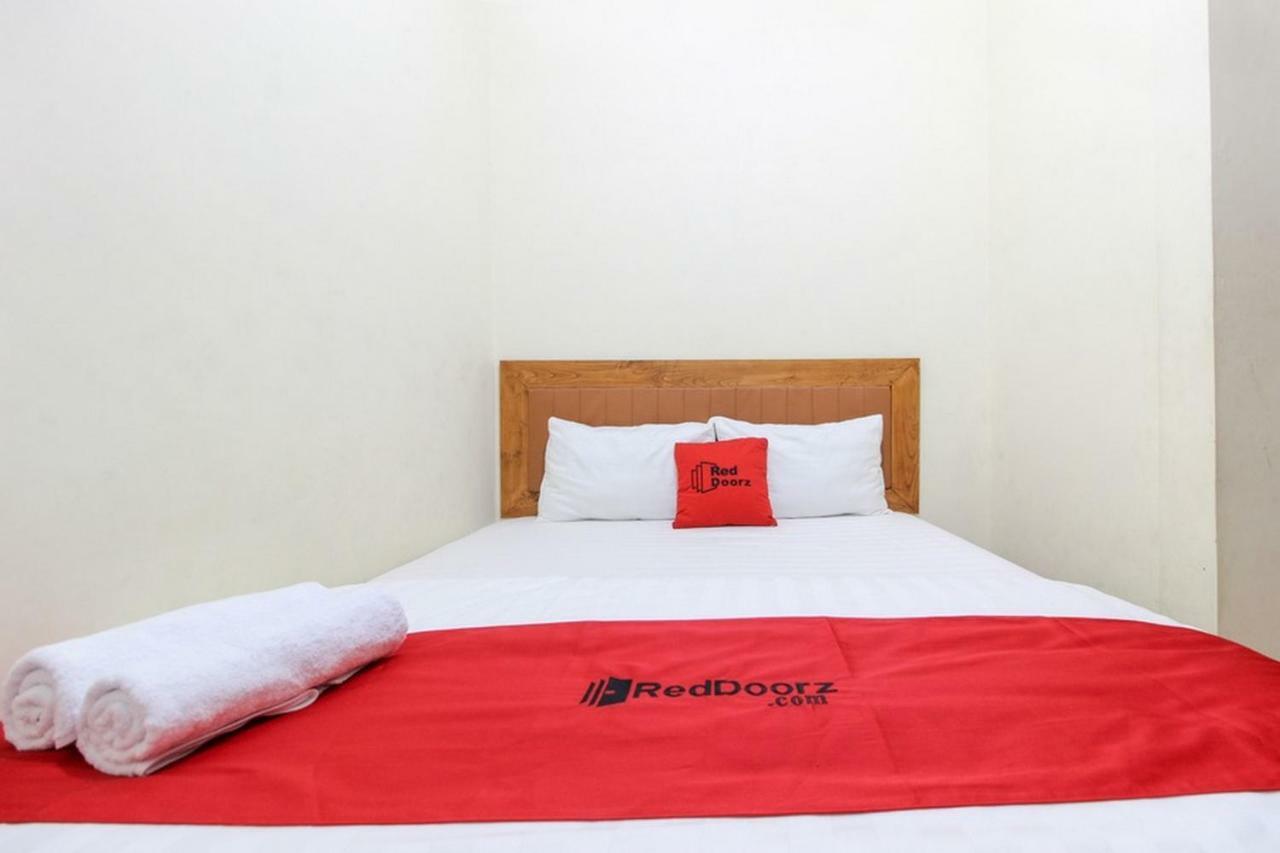 Reddoorz Near Amikom Yogyakarta 2 Maguwo Экстерьер фото